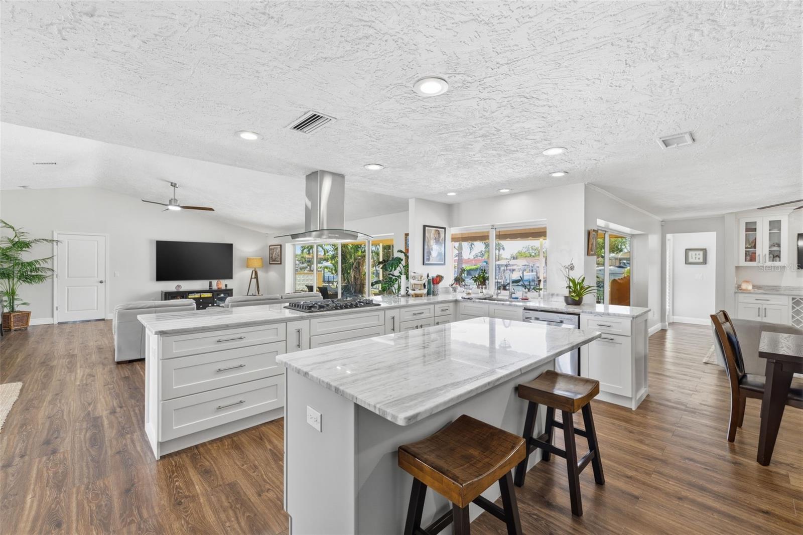 1997 HAWAII AVE NE, ST PETERSBURG, FL, 33703