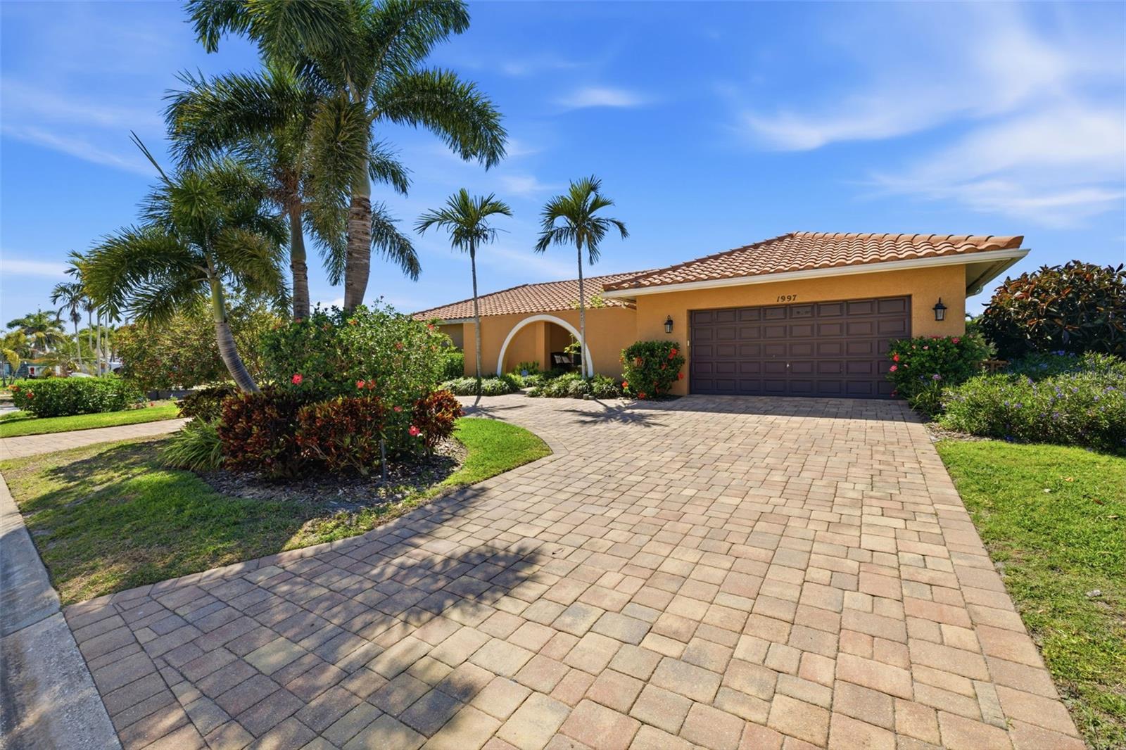 1997 HAWAII AVE NE, ST PETERSBURG, FL, 33703