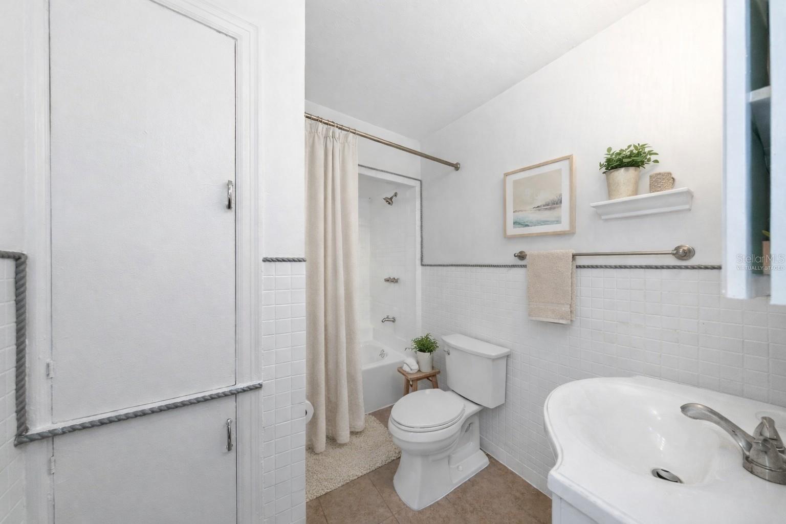2545 32ND AVE N, ST PETERSBURG, FL, 33713