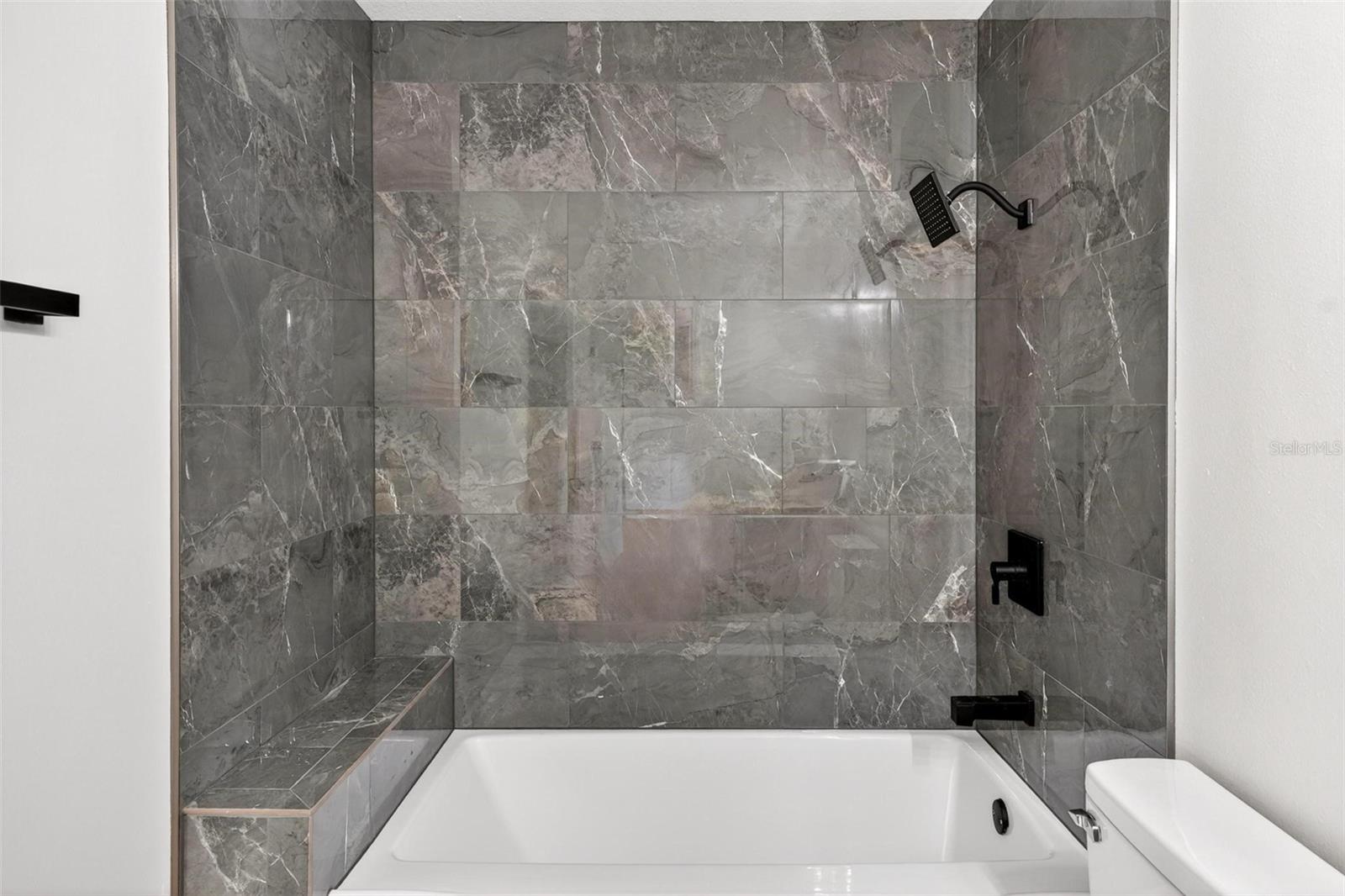 607 THOMAS AVE, LEESBURG, FL, 34748