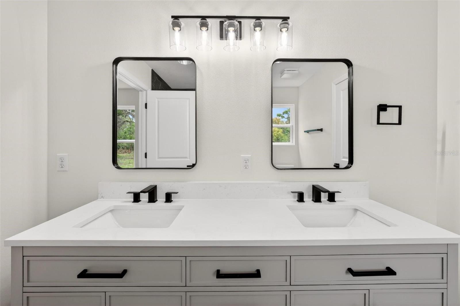 607 THOMAS AVE, LEESBURG, FL, 34748