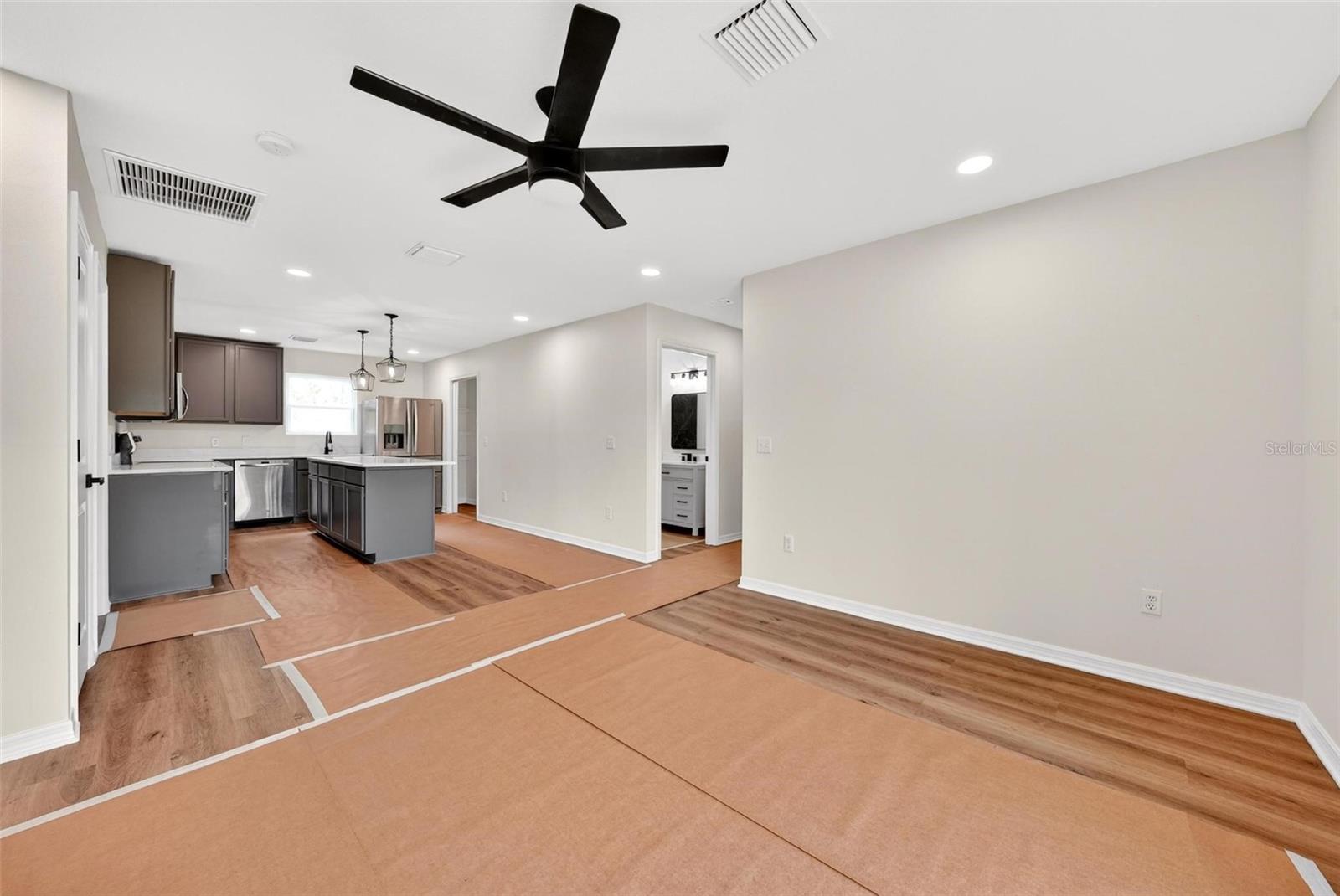 607 THOMAS AVE, LEESBURG, FL, 34748