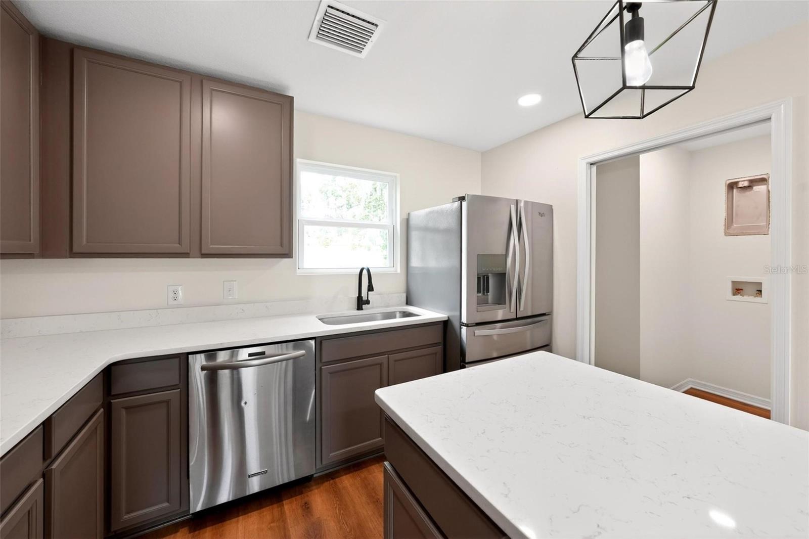 607 THOMAS AVE, LEESBURG, FL, 34748