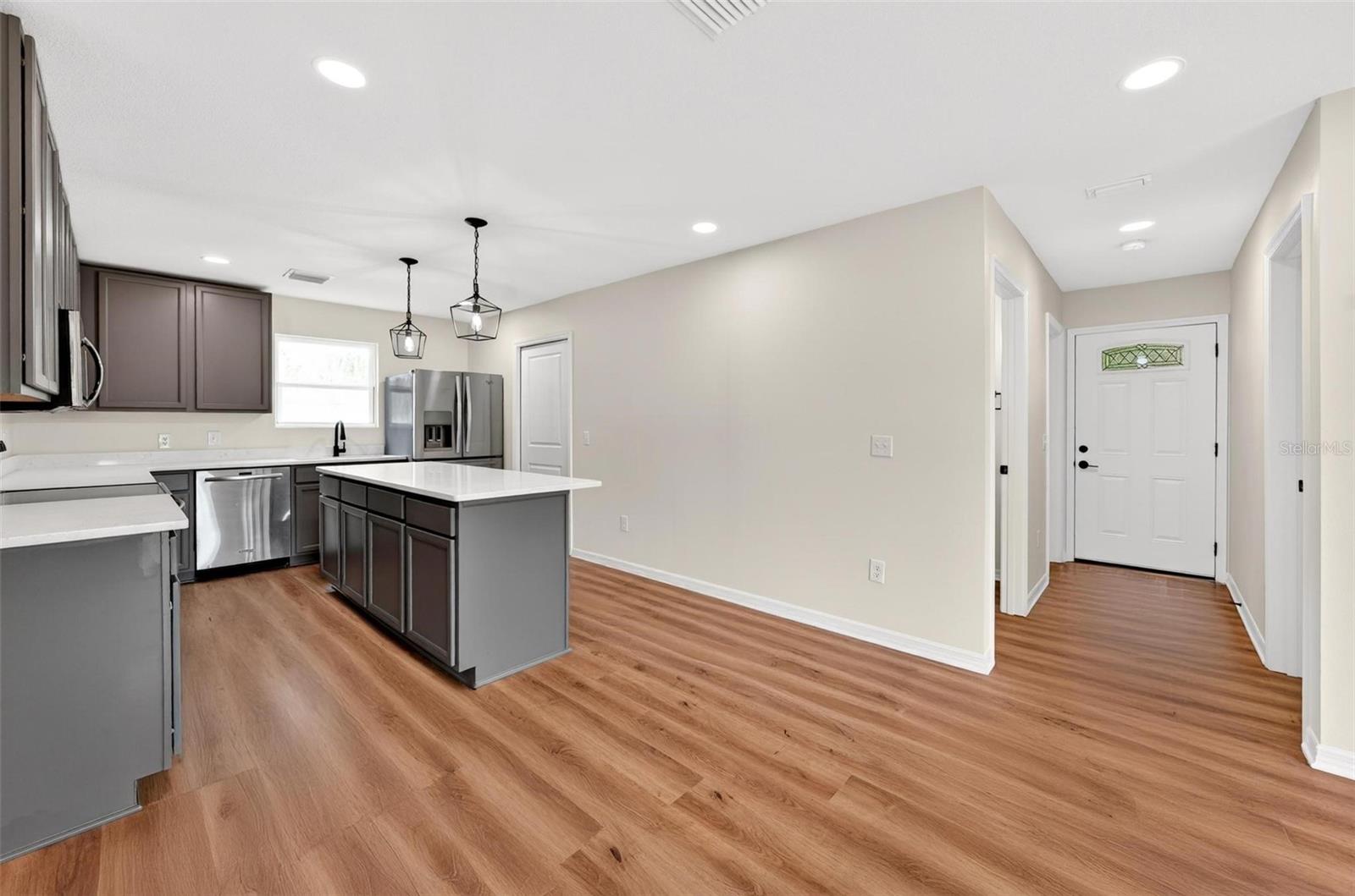 607 THOMAS AVE, LEESBURG, FL, 34748