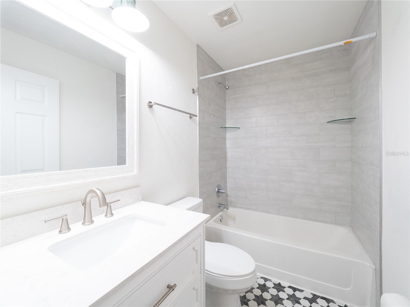 23548 FRANKLIN AVE, SORRENTO, FL, 32776