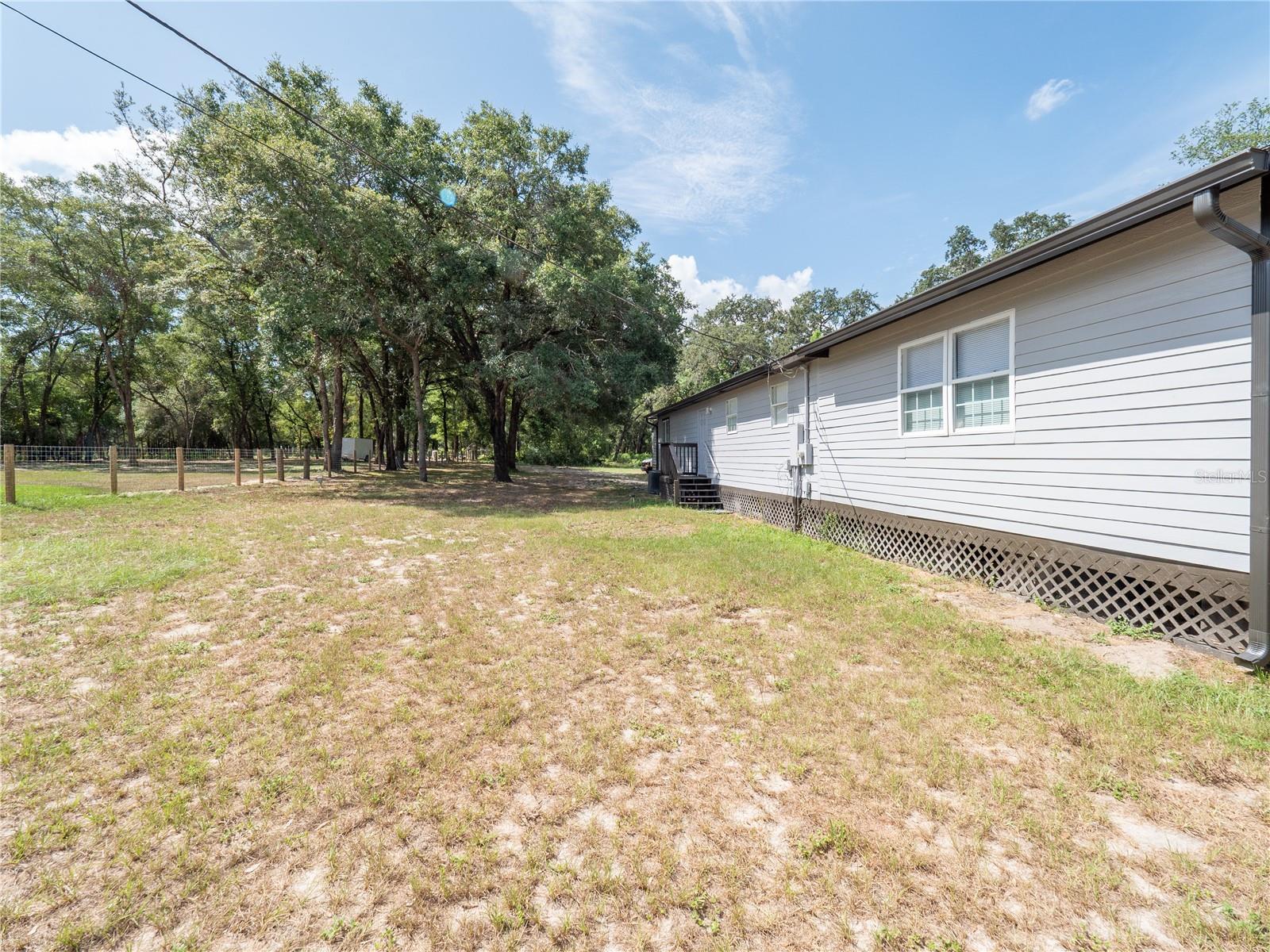 23548 FRANKLIN AVE, SORRENTO, FL, 32776