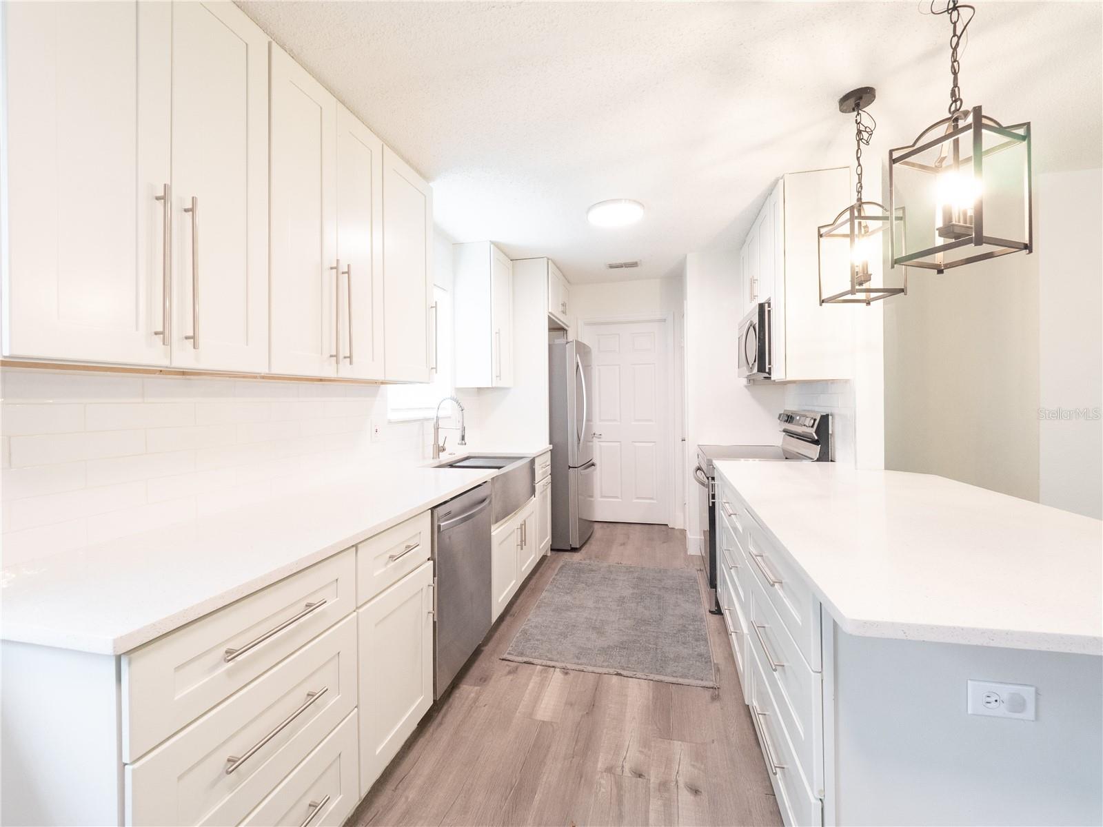23548 FRANKLIN AVE, SORRENTO, FL, 32776