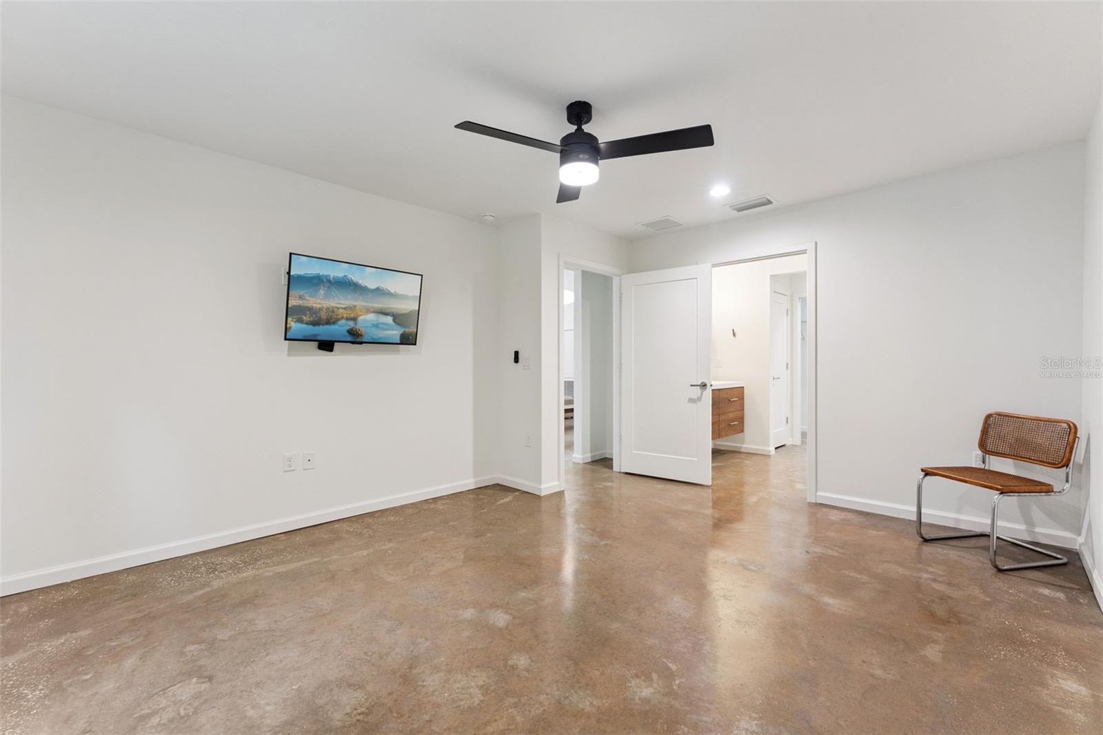 2045 WASHINGTON AVE, SANFORD, FL, 32771