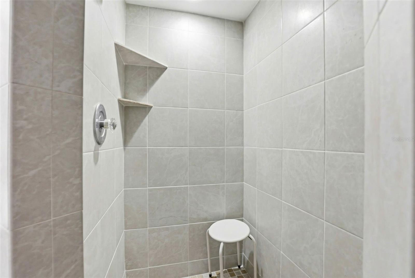 101 LAKE AVE NE #215, LARGO, FL, 33771