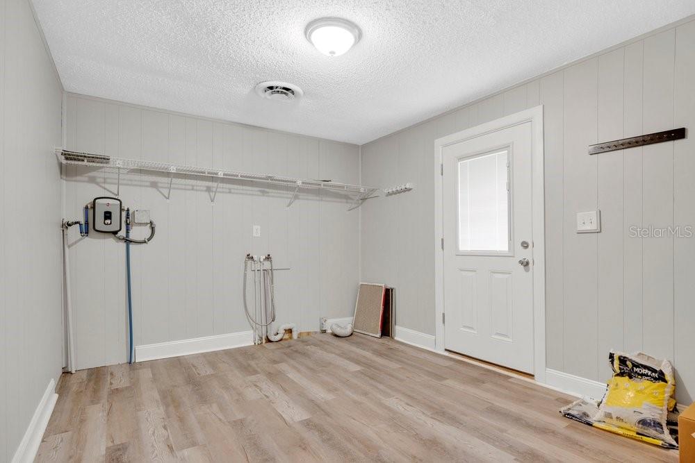 5137 MOUNT PLYMOUTH RD, APOPKA, FL, 32712