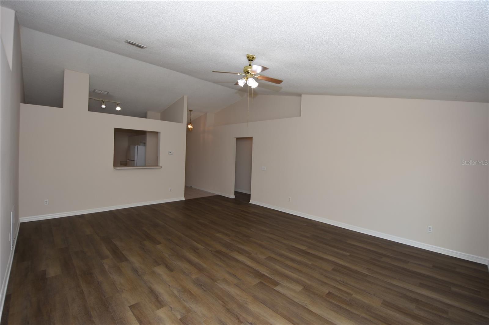 19 BURNING EMBER LN, PALM COAST, FL, 32137