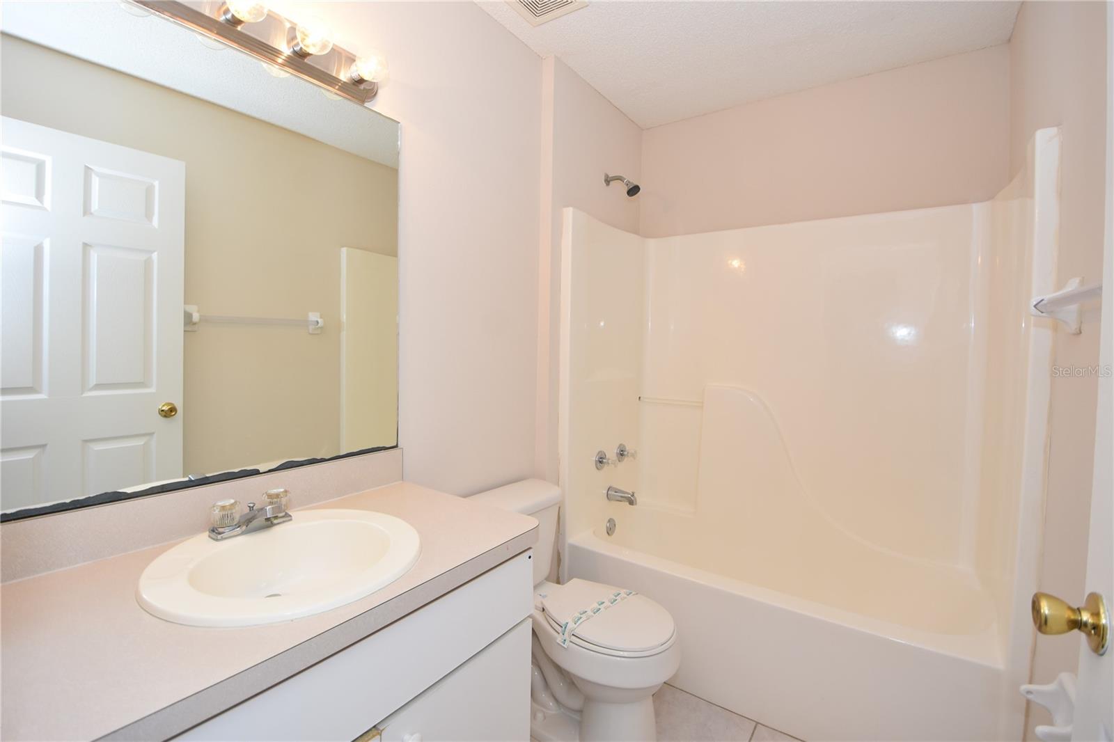 19 BURNING EMBER LN, PALM COAST, FL, 32137