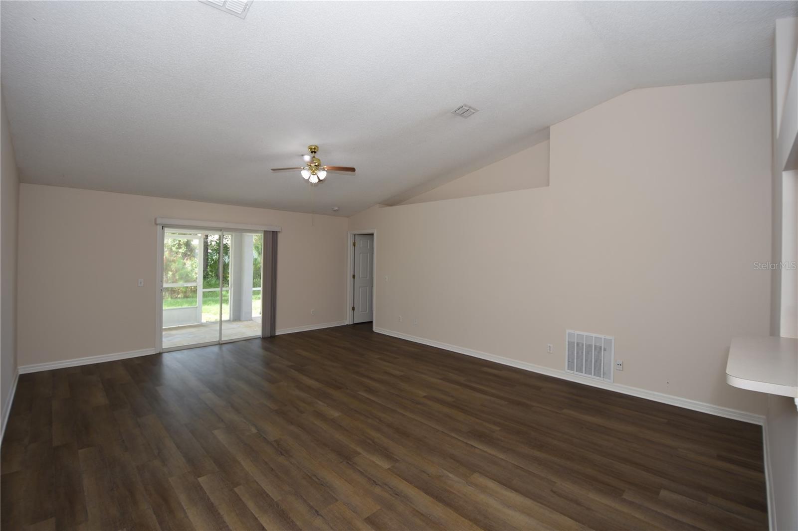 19 BURNING EMBER LN, PALM COAST, FL, 32137