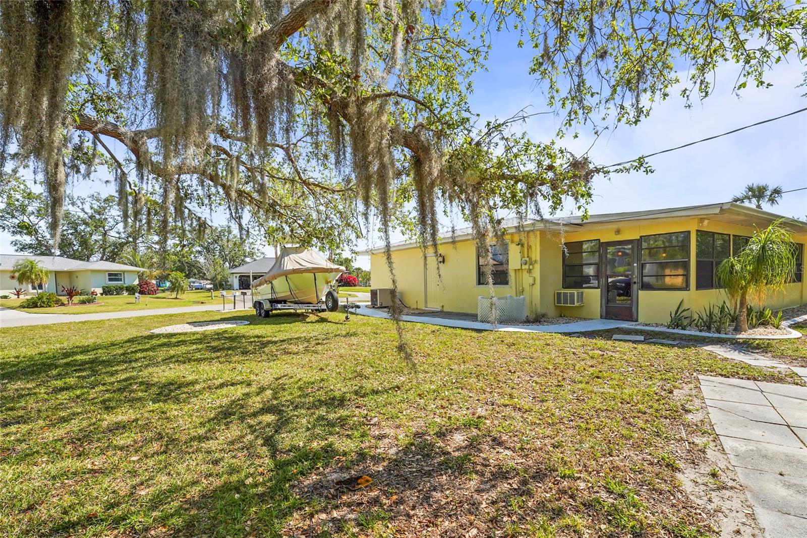 18399 BURKHOLDER CIR, PORT CHARLOTTE, FL, 33948