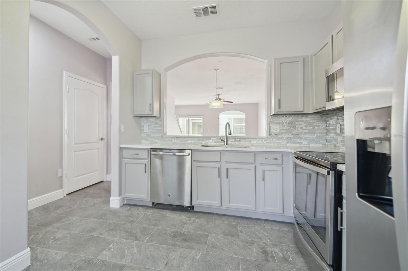 3430 HIGH HAMPTON CIR, TAMPA, FL, 33610