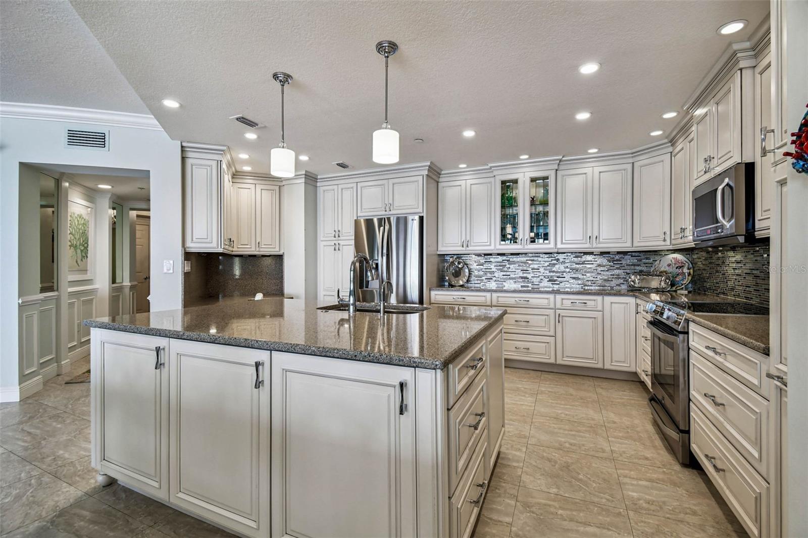 16750 GULF BLVD #315, NORTH REDINGTON BEACH, FL, 33708