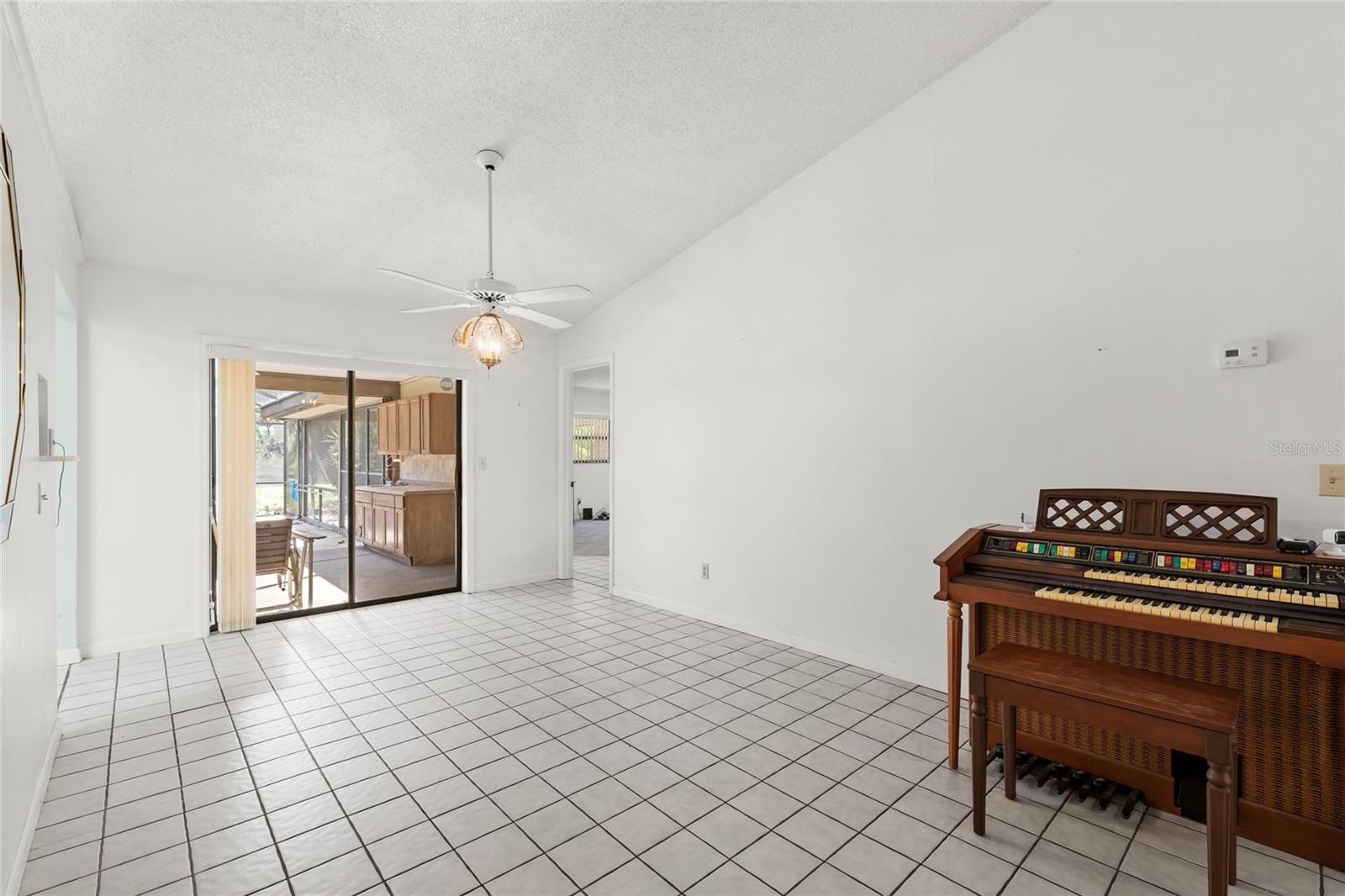 1229 E CROWN POINT RD, OCOEE, FL, 34761