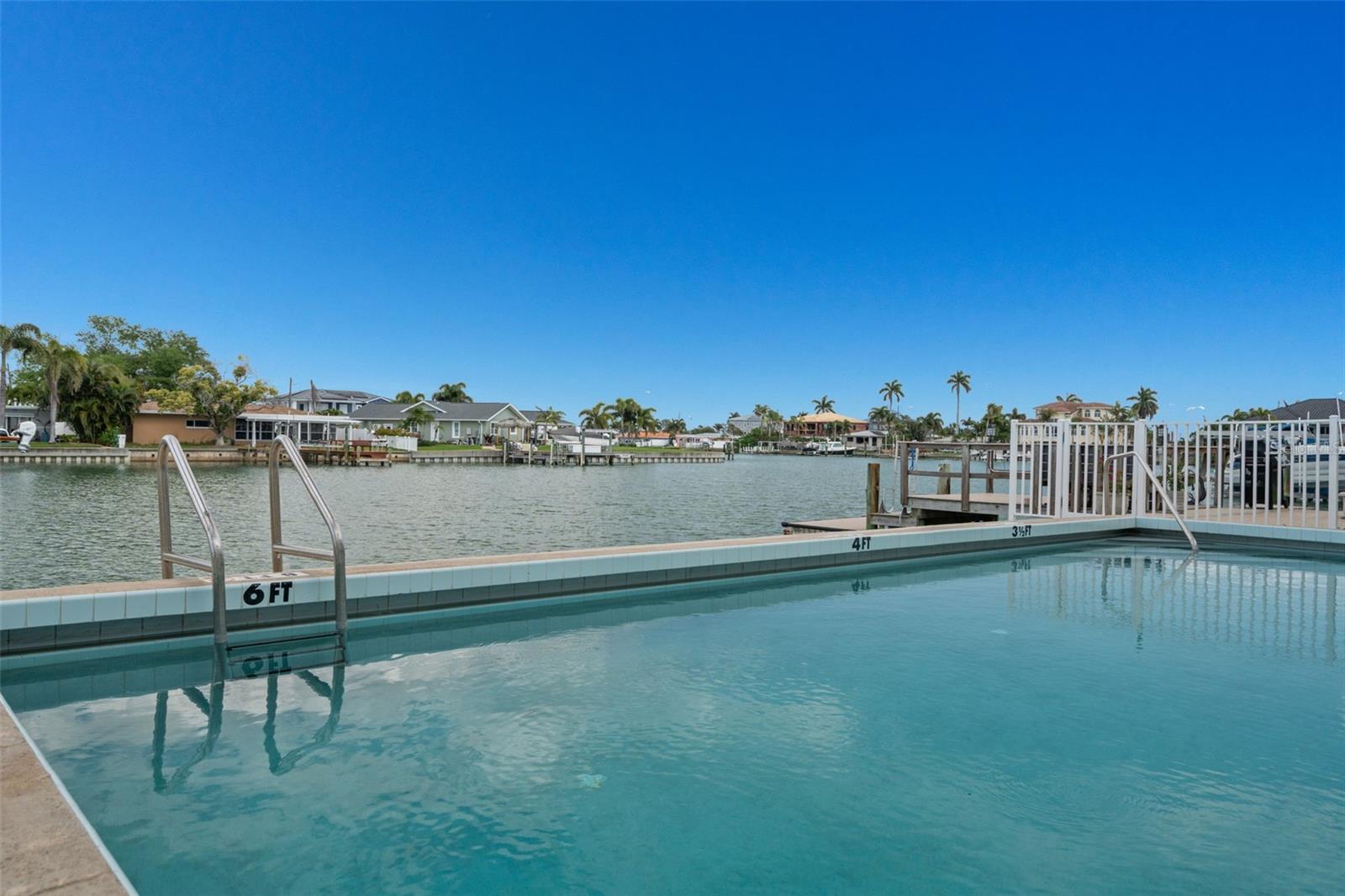 11655 3RD ST E #1, TREASURE ISLAND, FL, 33706