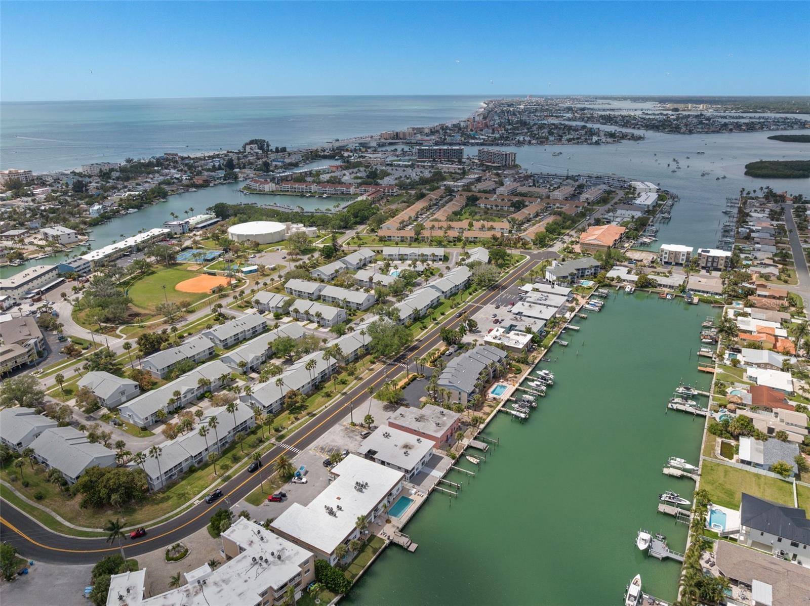 11655 3RD ST E #1, TREASURE ISLAND, FL, 33706