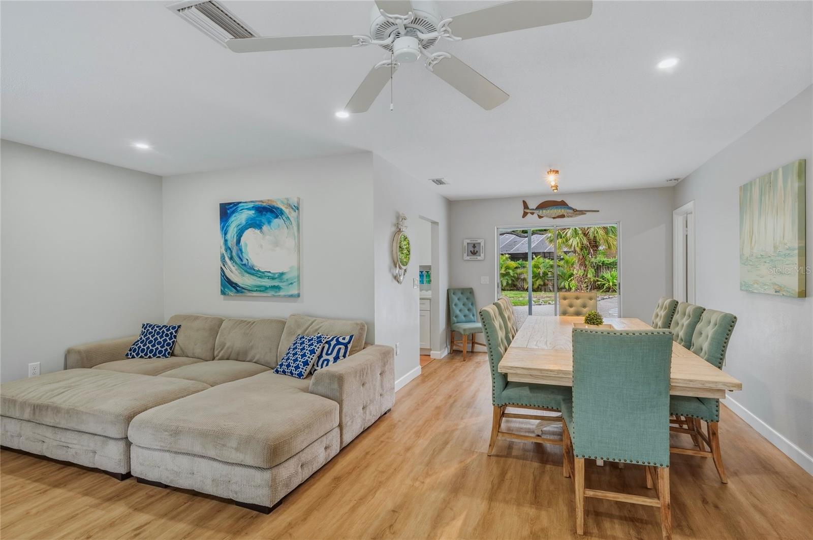 1133 MONTEZUMA DR, BRADENTON, FL, 34209