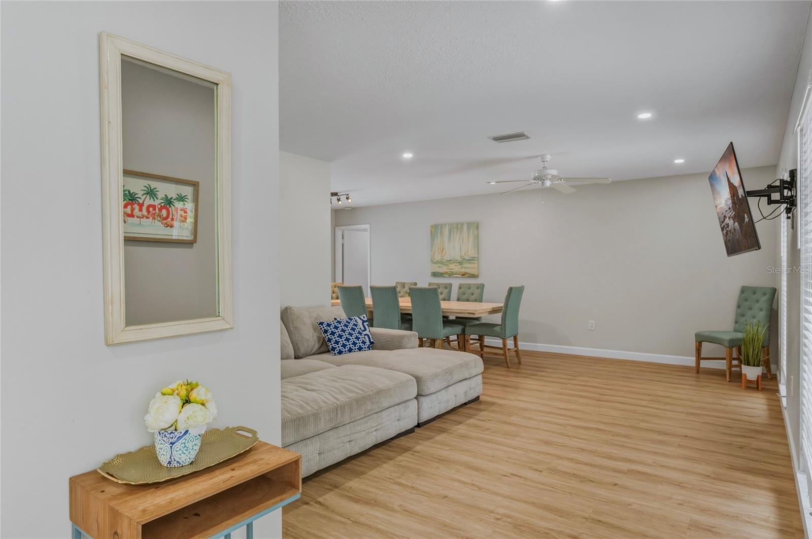 1133 MONTEZUMA DR, BRADENTON, FL, 34209