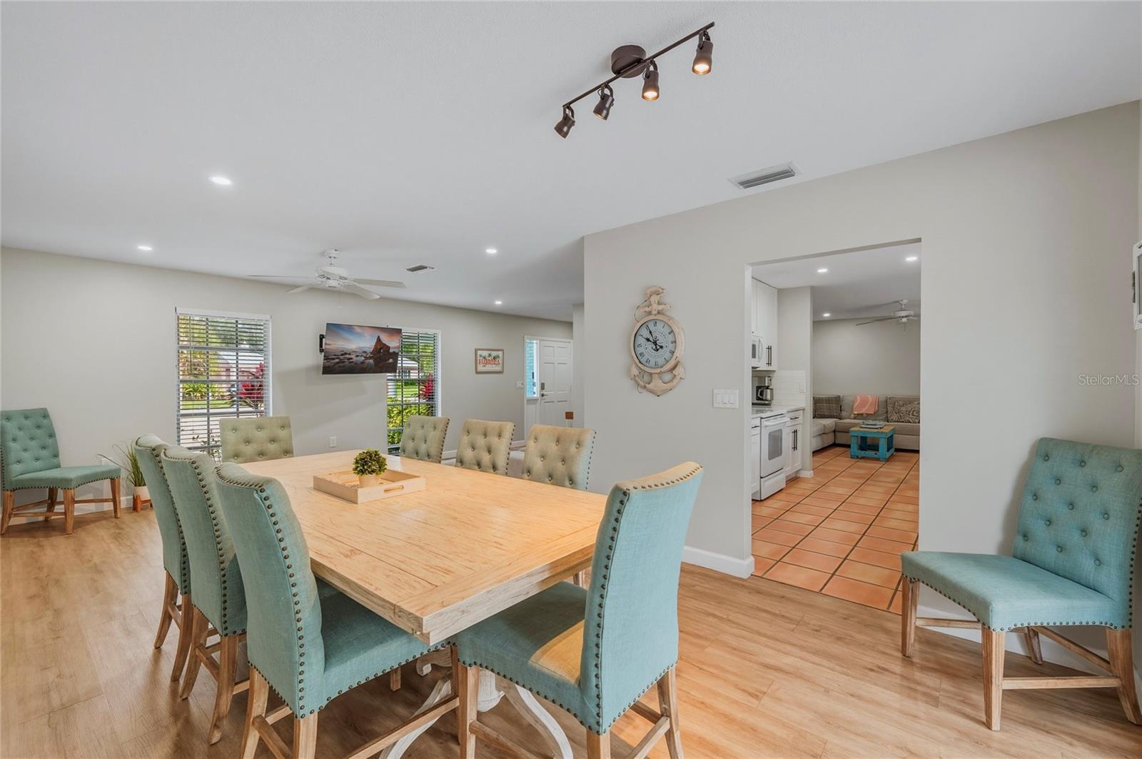 1133 MONTEZUMA DR, BRADENTON, FL, 34209