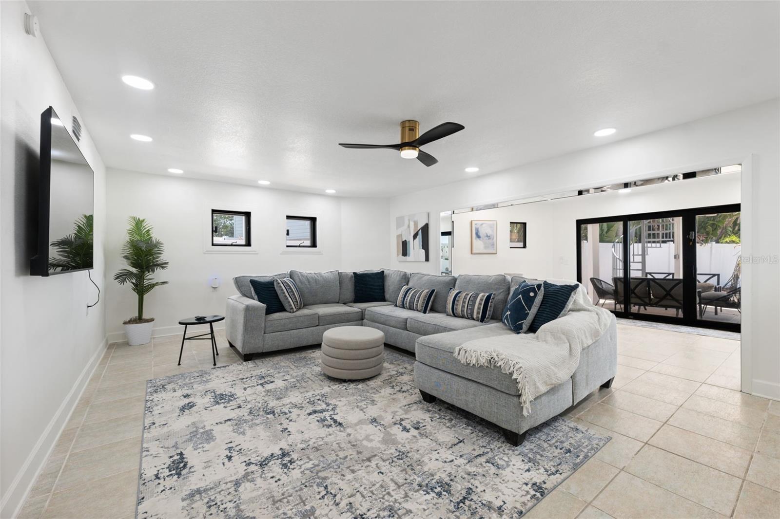 900 79TH ST S, ST PETERSBURG, FL, 33707
