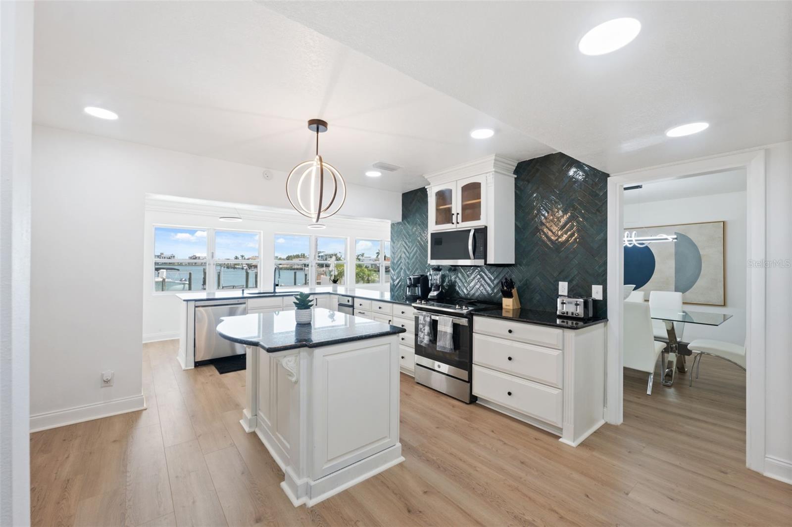 900 79TH ST S, ST PETERSBURG, FL, 33707