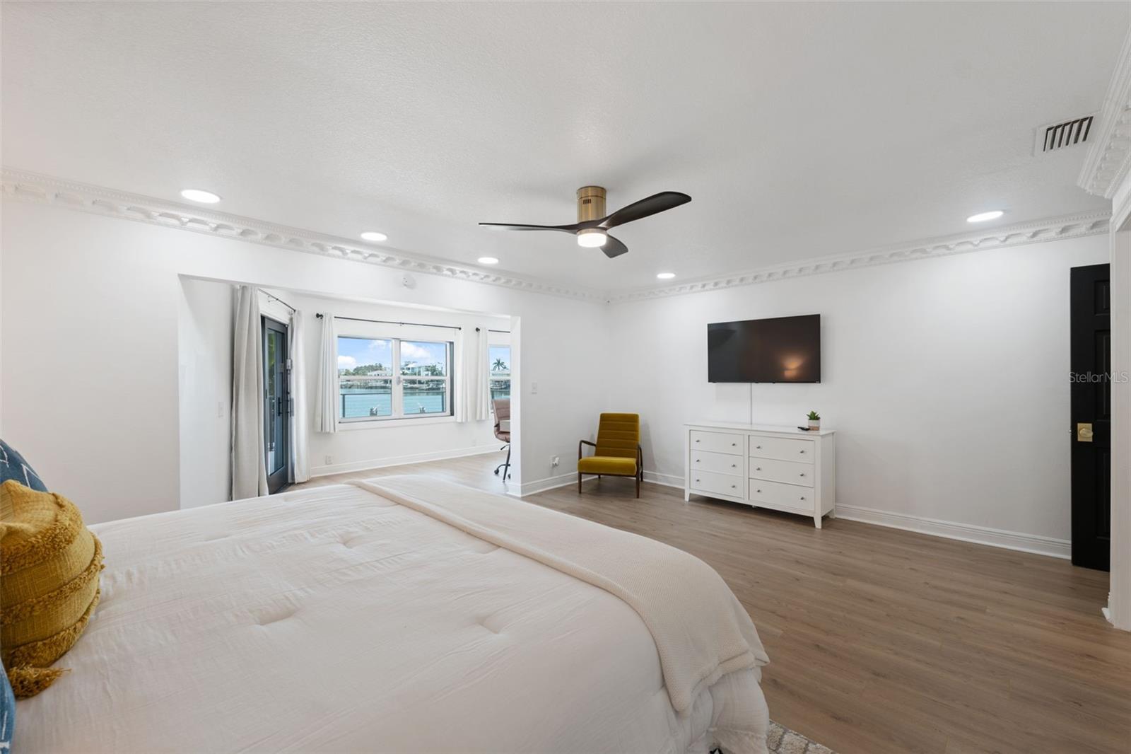 900 79TH ST S, ST PETERSBURG, FL, 33707