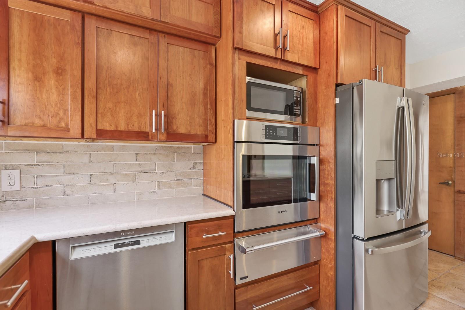 2925 CHELSEA WOODS DR, VALRICO, FL, 33596