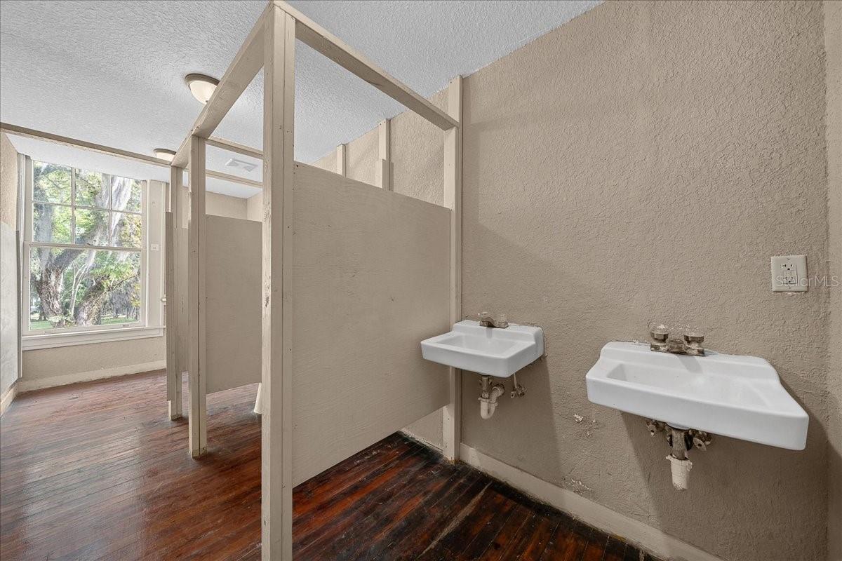118 NE TUSCAWILLA AVE, OCALA, FL, 34470