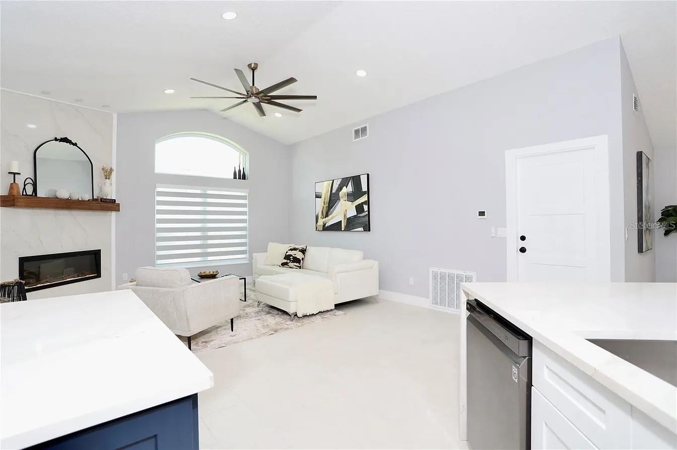 2913 EAGLE LAKE DR, ORLANDO, FL, 32837