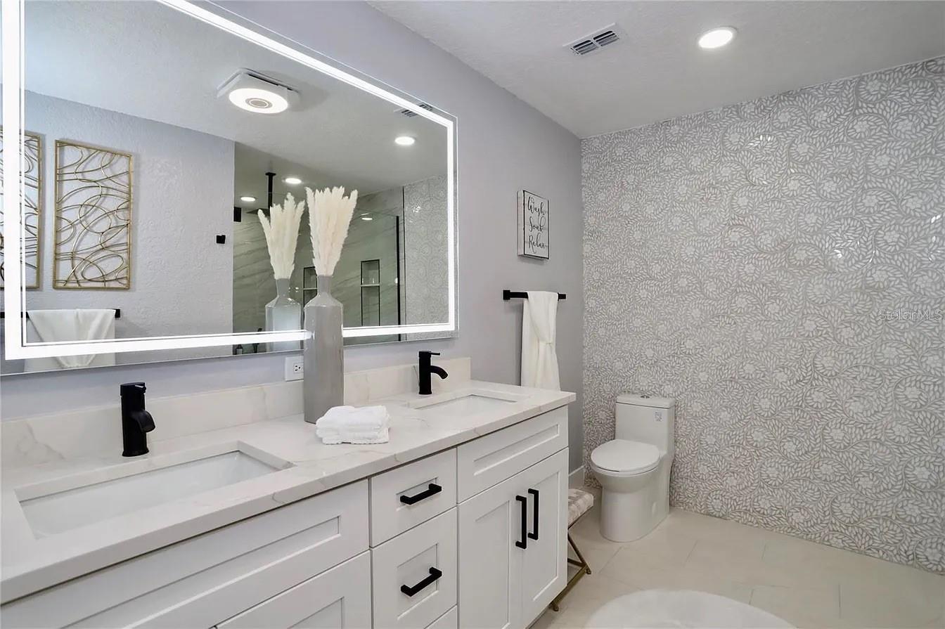 2913 EAGLE LAKE DR, ORLANDO, FL, 32837