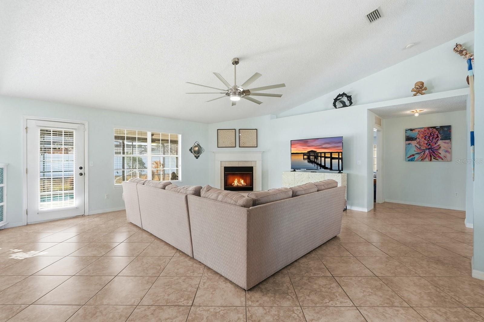 14 ROXANNE LN, PALM COAST, FL, 32164