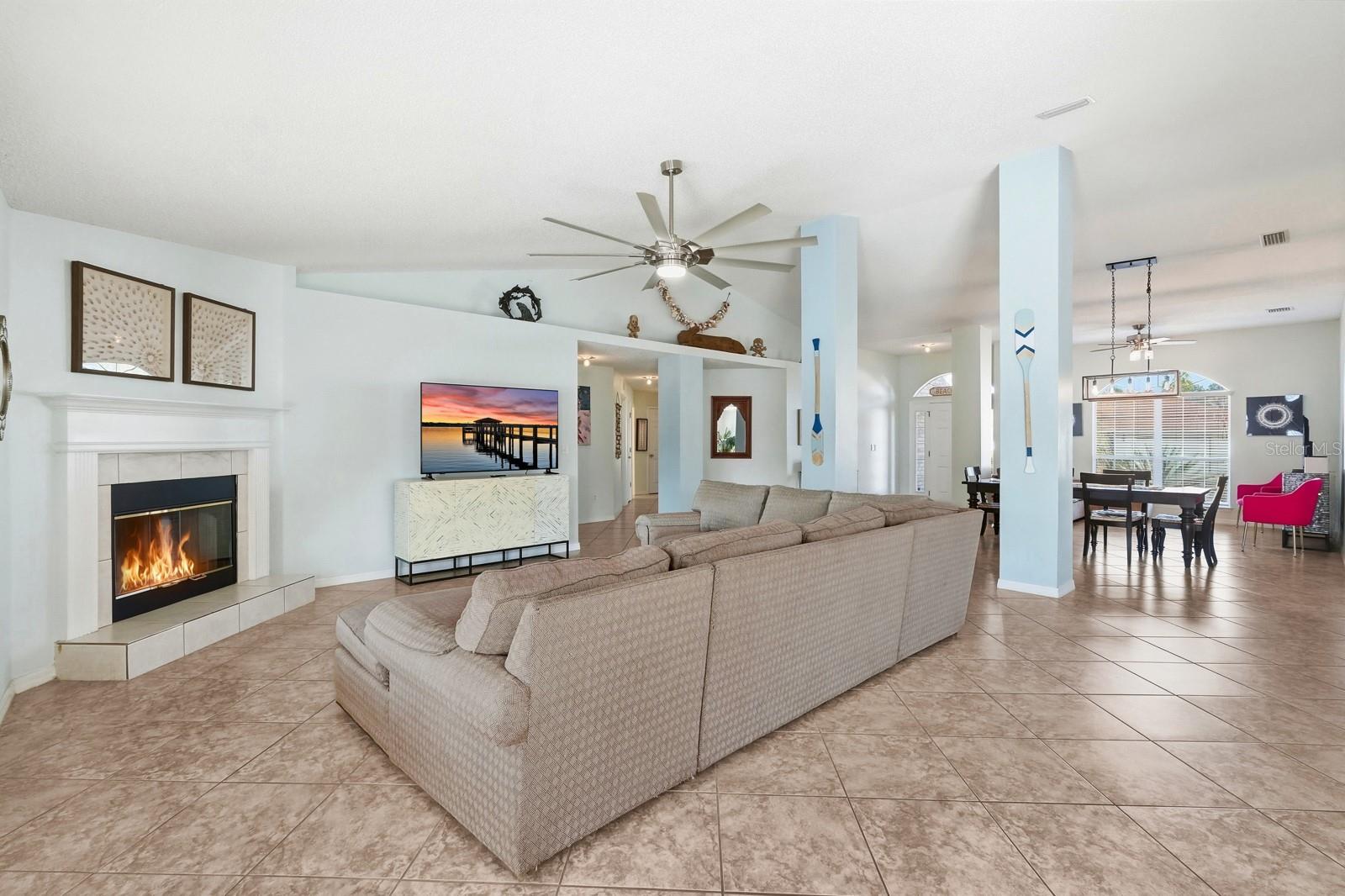14 ROXANNE LN, PALM COAST, FL, 32164
