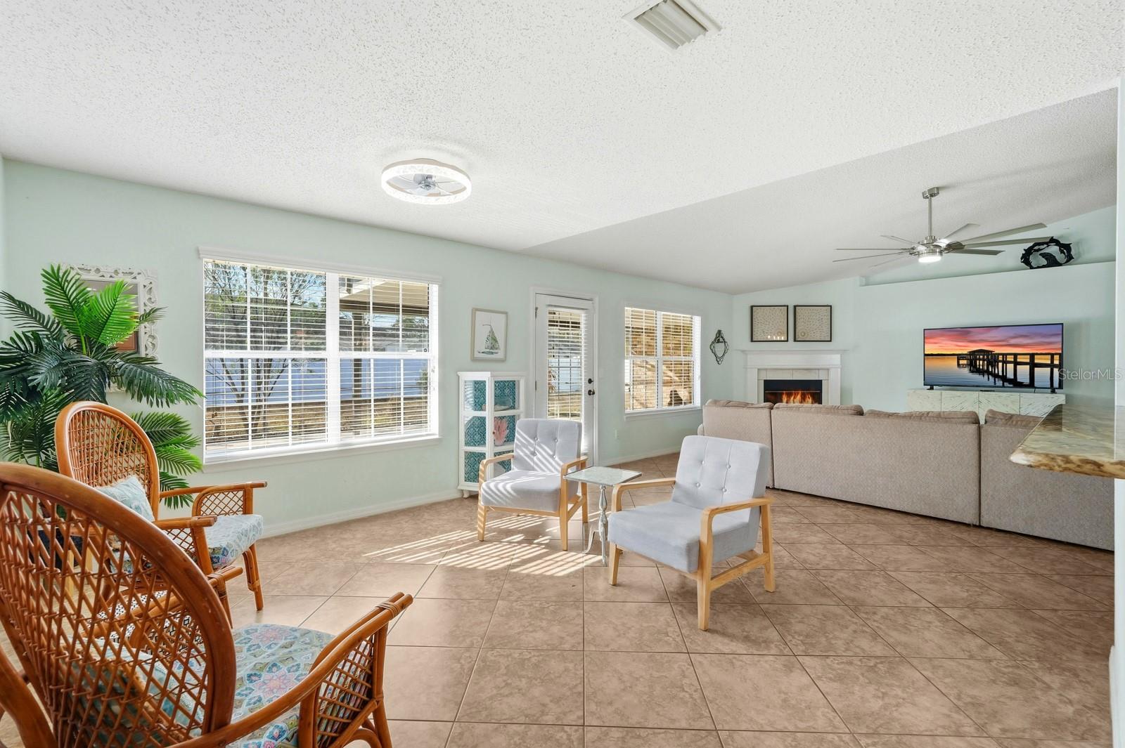 14 ROXANNE LN, PALM COAST, FL, 32164