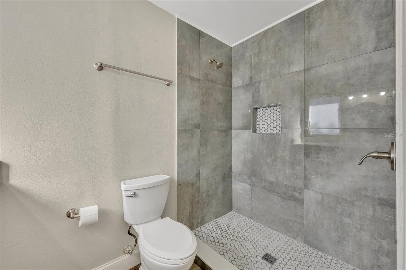 3202 DRAKE DR, ORLANDO, FL, 32810