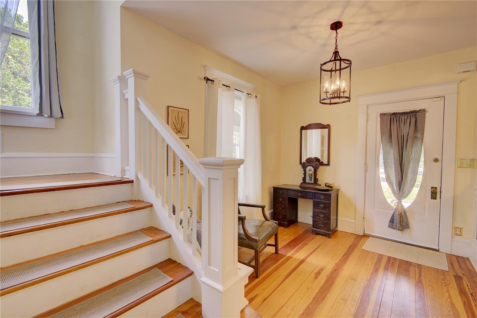 426 N CLARA AVE, DELAND, FL, 32720