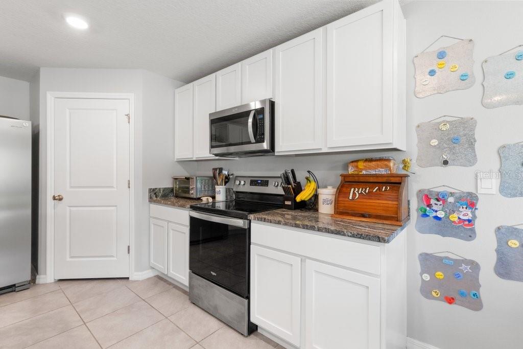 5439 LOGAN CAVE AVE, WIMAUMA, FL, 33598