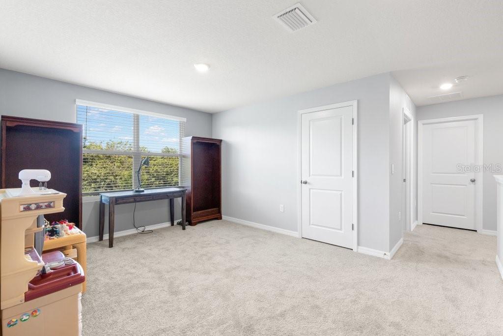 5439 LOGAN CAVE AVE, WIMAUMA, FL, 33598