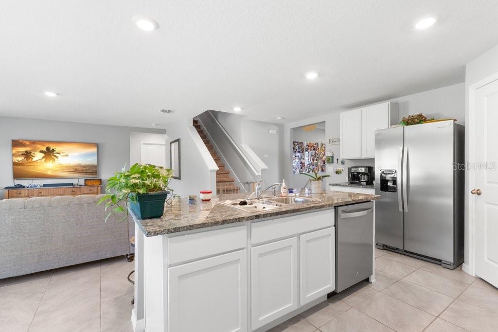 5439 LOGAN CAVE AVE, WIMAUMA, FL, 33598
