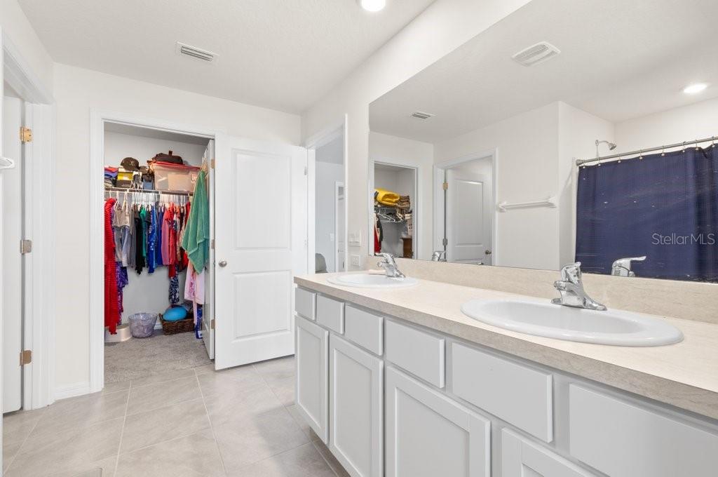 5439 LOGAN CAVE AVE, WIMAUMA, FL, 33598