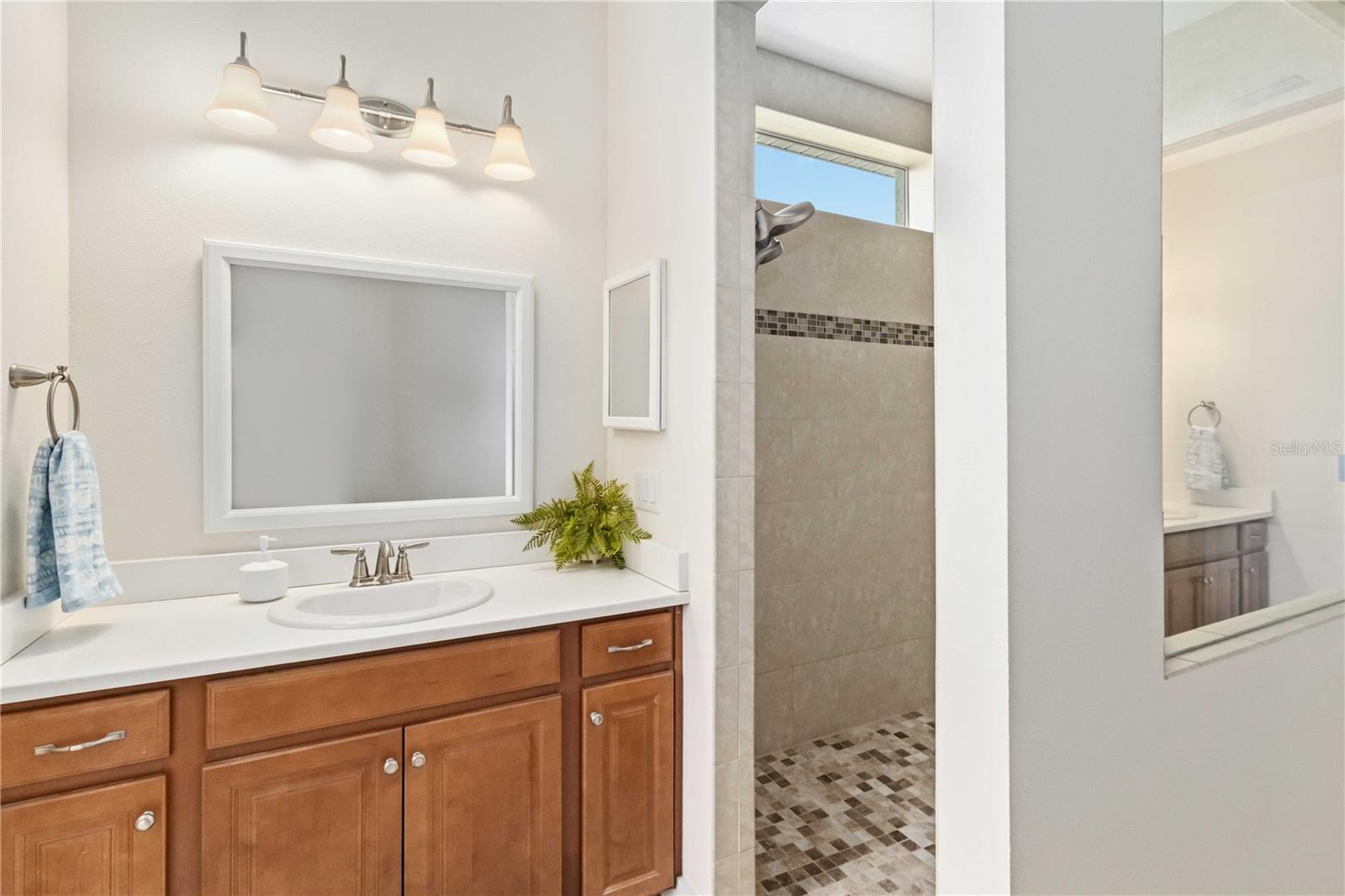 834 BIRDIE WAY, APOLLO BEACH, FL, 33572