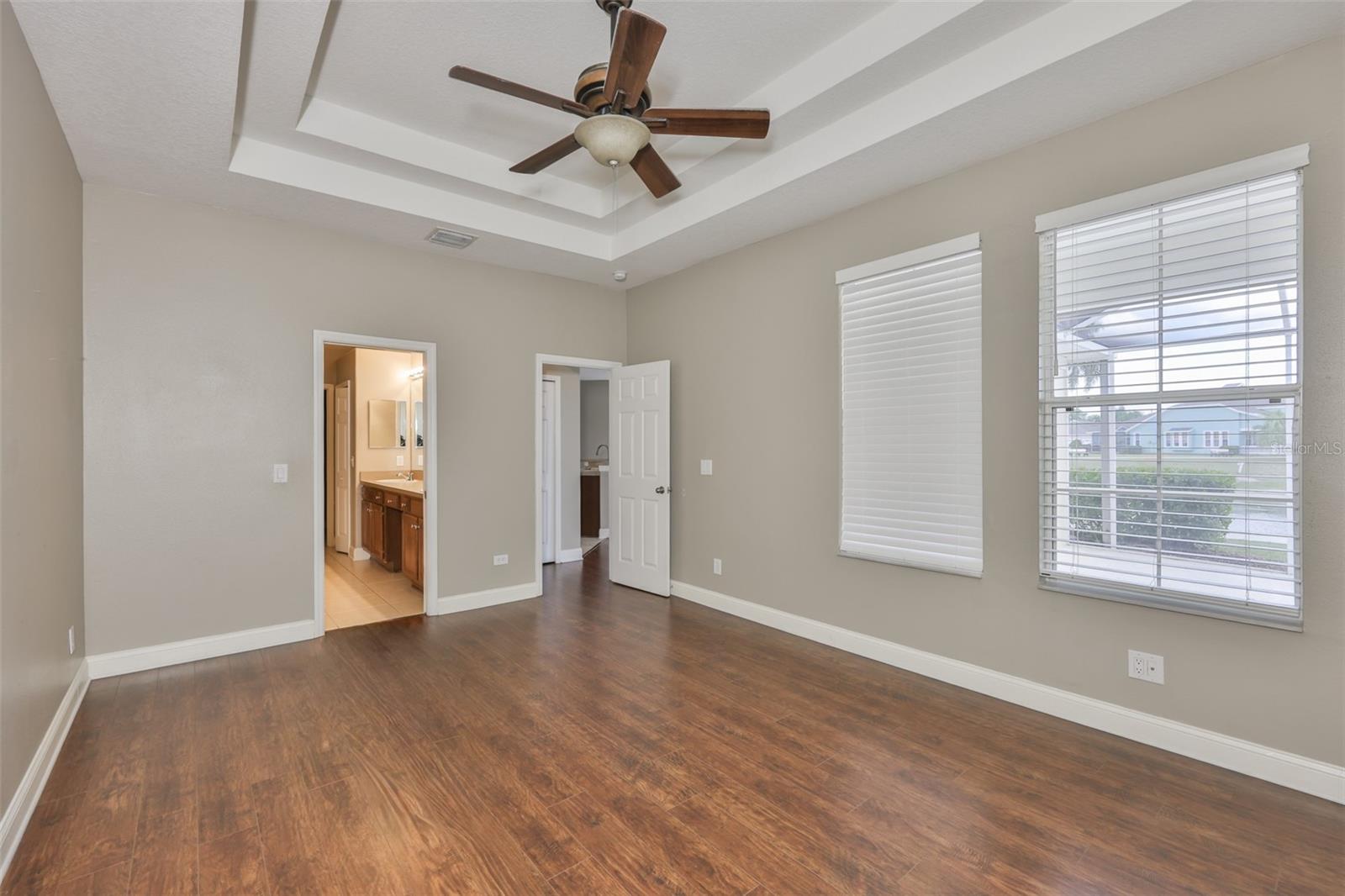 5615 GOLDEN ISLES DR, APOLLO BEACH, FL, 33572