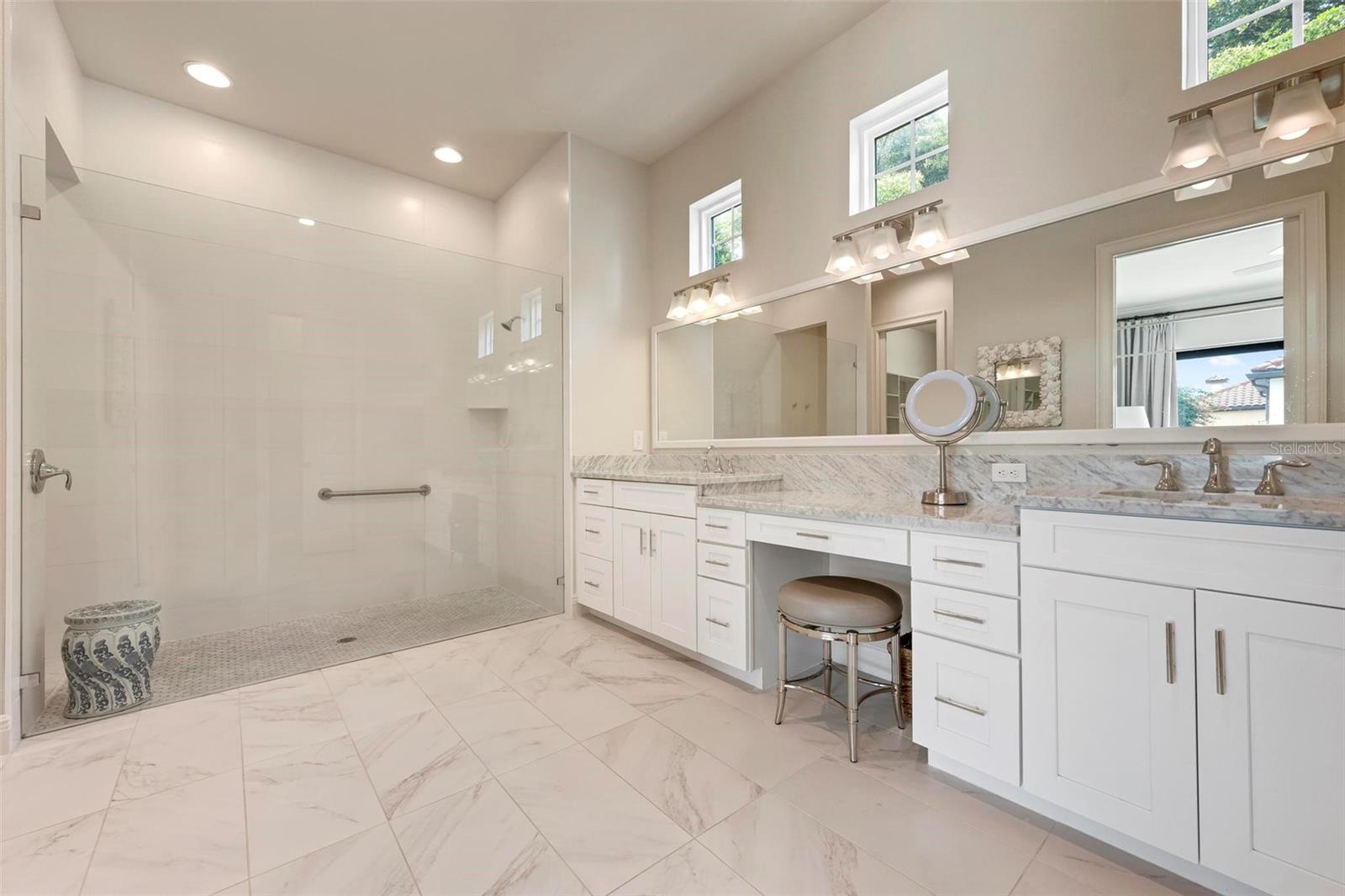 134 E TAMPA AVE, VENICE, FL, 34285