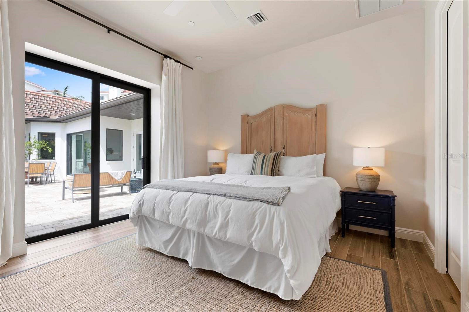 134 E TAMPA AVE, VENICE, FL, 34285