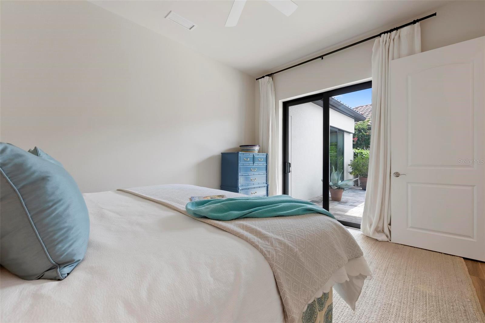 134 E TAMPA AVE, VENICE, FL, 34285