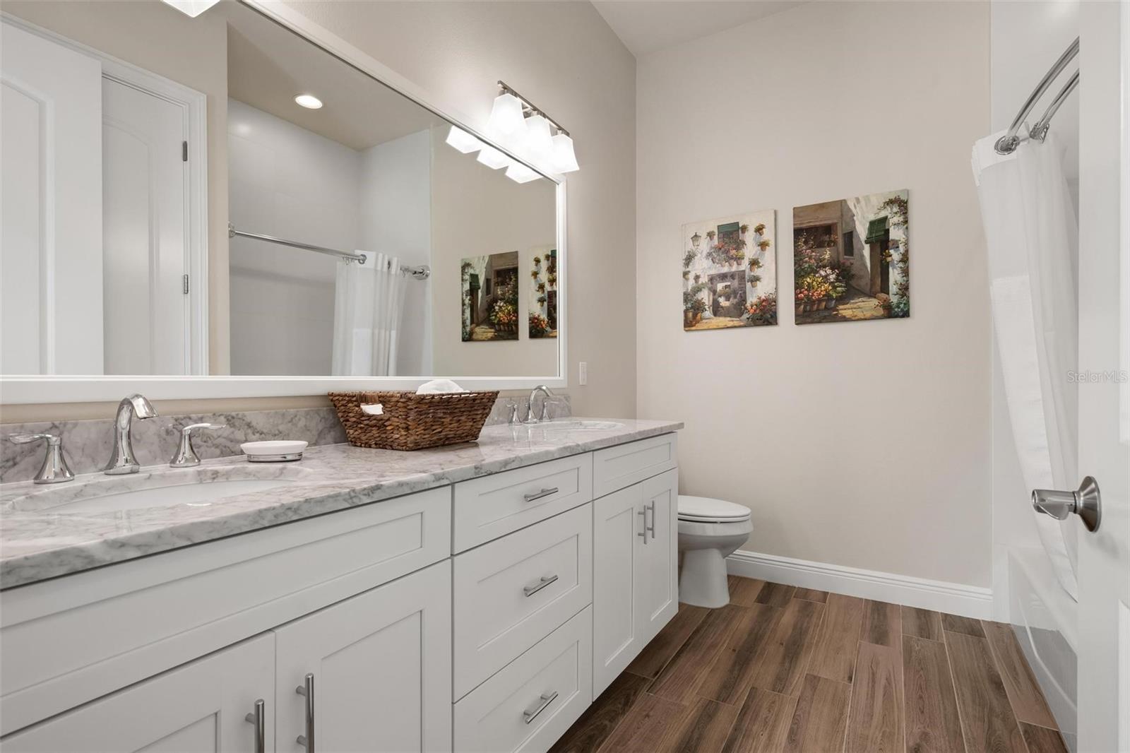 134 E TAMPA AVE, VENICE, FL, 34285