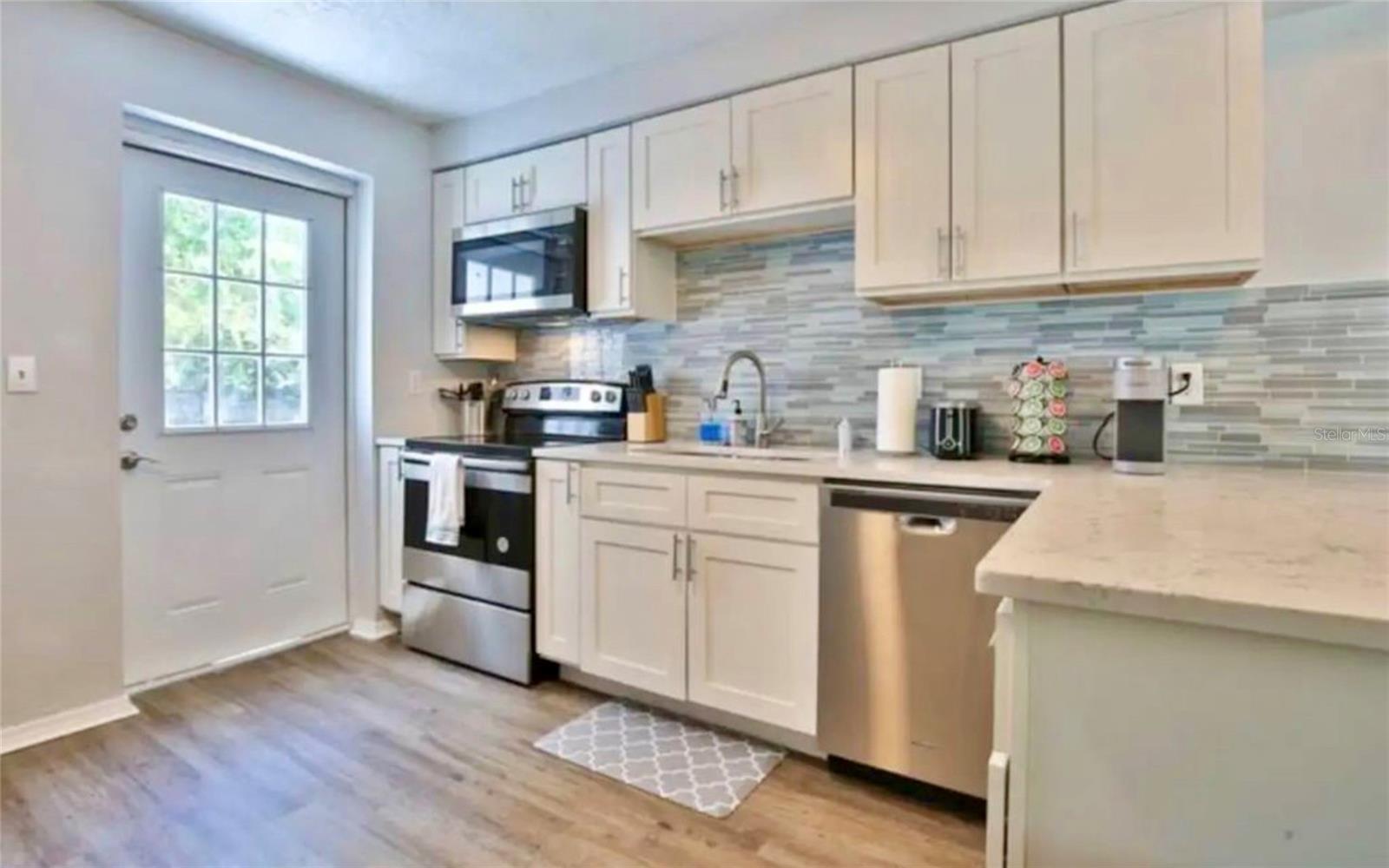3113 MCINTOSH RD, SARASOTA, FL, 34232