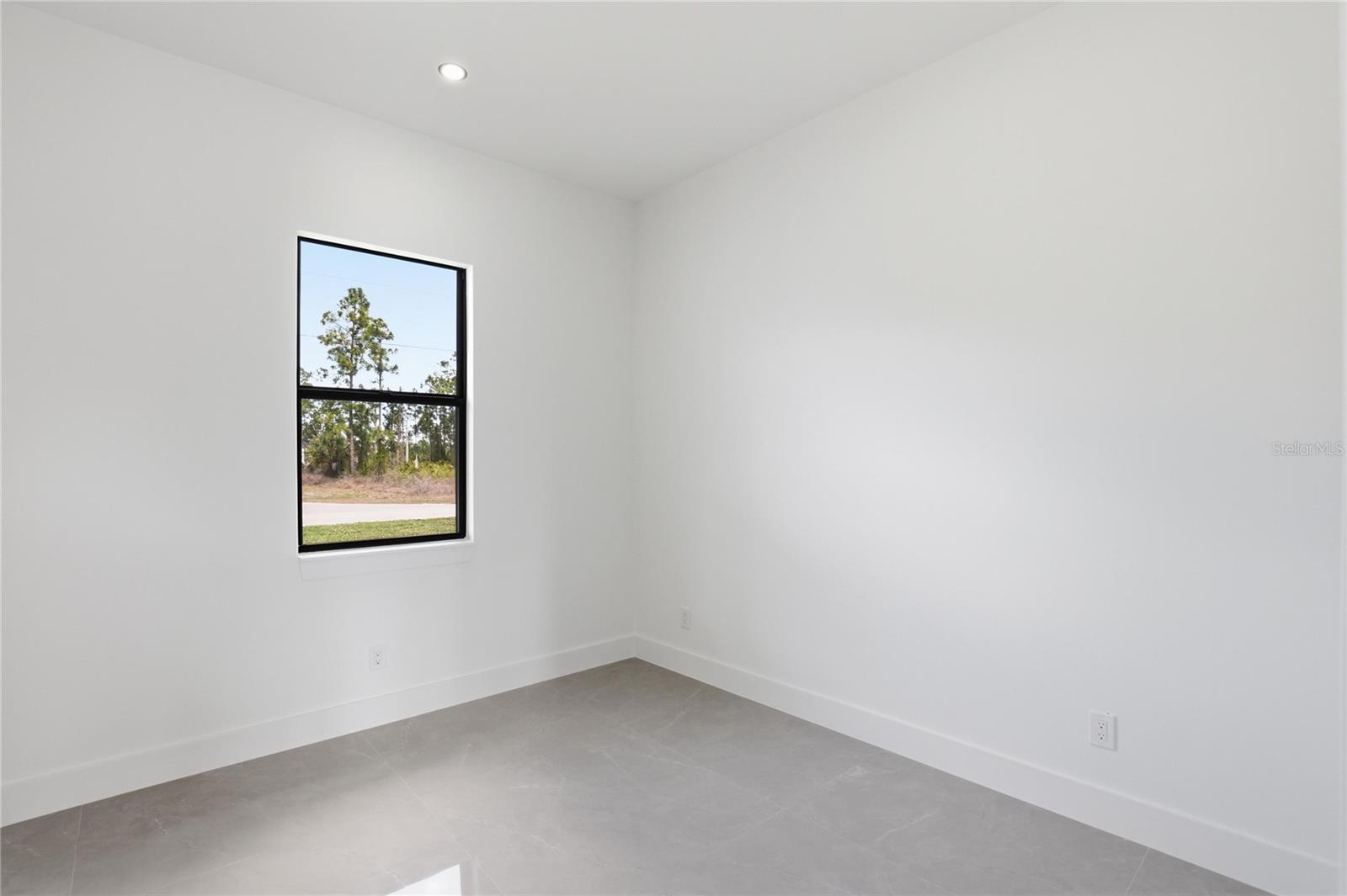1124 S EDELWEISS ST E, LEHIGH ACRES, FL, 33974
